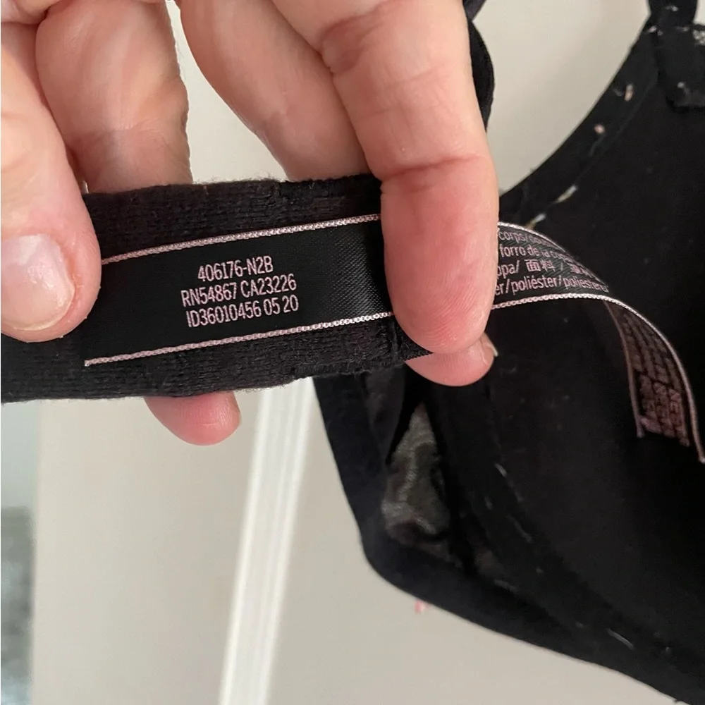 Victoria's Secret Black Floral Embroidered Underwire Bra - Picture 9 of 12